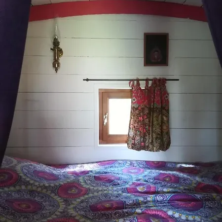 Roulotte Coin De Nature Bed & Breakfast Lannion