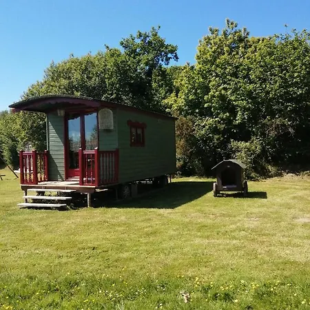 Bed & Breakfast Roulotte Coin De Nature Lannion